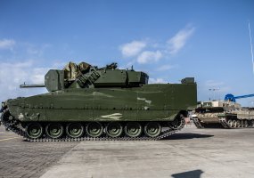 Klaipėdos uoste iškrauta NATO priešakiniame batalione tarnausiančių Norvegijos karių technika - 6