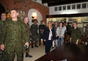Vytenio bendrosios paramos logistikos batalione su vizitu lankėsi užsienio gynybos atašė  - 4