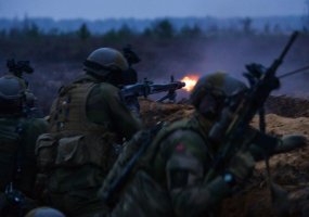 Atvykę į Lietuvą Norvegijos kontingento kariai tarnaus NATO priešakinių pajėgų bataliono kovinėje... - 2