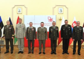 Jungtinio štabo viršininkas dalyvavo Lenkijoje vykusiame Višegrado grupės ir Baltijos šalių... - 1