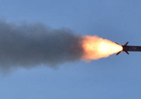 Oro gynybos bataliono kariai atliko kovinius šūvius į oro taikinius iš oro gynybos komplekso... - 1
