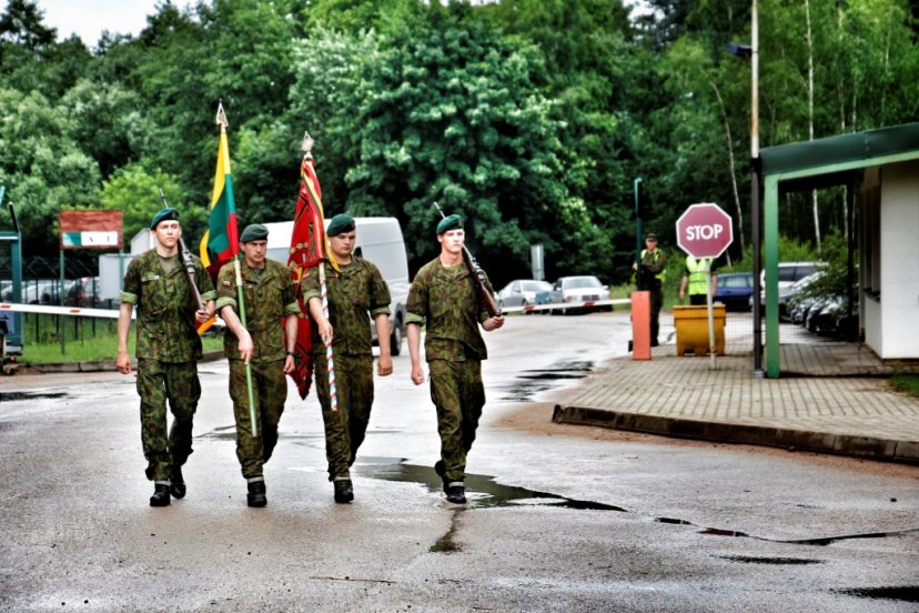 Artilerijos bataliono šauktiniai papildė kariuomenės rezervą