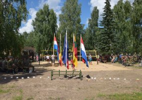 NATO bataliono kariai Ruklos gyventojams įrengė pliažo tinklinio aikštelę  - 3