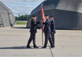 Karinių oro pajėgų Aviacijos bazei vadovaus pulkininkas leitenantas Antanas Matutis  - 3