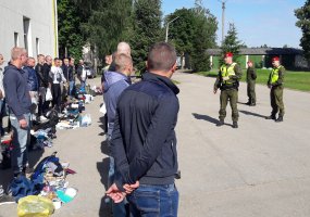 Oro gynybos batalione tarnybą pradeda jau trečioji  privalomosios pradinės karo tarnybos karių laida - 2