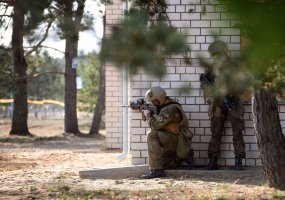 Lietuvos kariuomenės inžinieriai kartu su NATO sąjungininkais treniruojasi veikti mūšio mieste... - 3