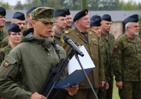 Oro gynybos batalione vyko iškilminga bataliono vado skyrimo į pareigas ir nuolatinės... - 1