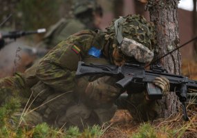 Tarptautinėse pratybose „Geležinis vilkas 2“  kartu su NATO tarptautiniu batalionu treniruojasi... - 3