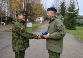 „Oro gynybininko kelią“ įveikusiems šauktiniams įteiktos beretės - 4