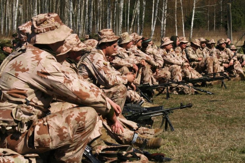 Į kartotinius mokymus Ulonų batalione atvyksta per 100 parengtojo rezervo karių 