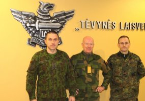 Chief of Defence of Norway satisfied with service conditions and opportunities for new experience... - 2
