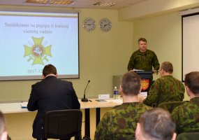 Kasmetiniame kariuomenės vado susitikime su pajėgų ir karinių vienetų vadais apžvelgta... - 2