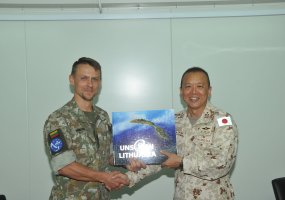 Karinių jūrų pajėgų ALAG kariai susitiko su japonų karinės bazės vadu - 3