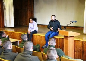 Kęstučio batalione duris atvėrė moderni biblioteka ir poilsio erdvė - 1
