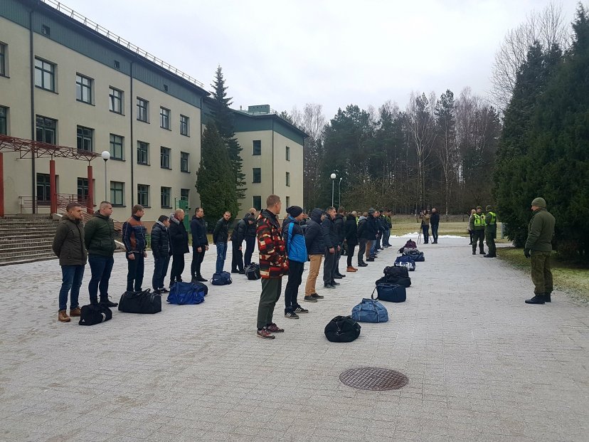 Paskutinis 2017 m. išvykimas į privalomąją pradinę karo tarnybą 