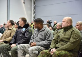 KOP Aviacijos bazėje lankėsi JAV KOP Europai ir Afrikai vadovybės vyriausiasis puskarininkis - 2