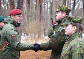 Istorinėje partizanų priesaikos vietoje Nemunaityje Lietuvos Respublikai prisiekė karių savanorių... - 3