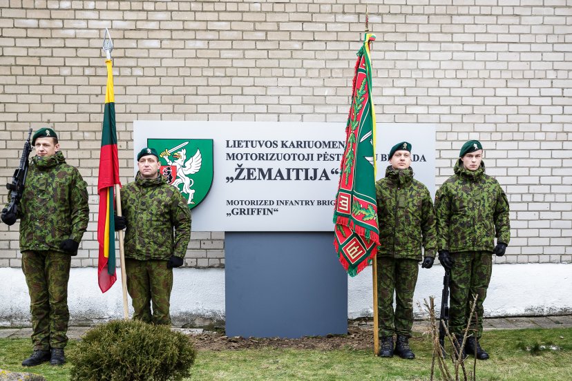 Motorizuotajai pėstininkų brigadai „Žemaitija" - dveji
