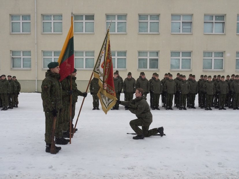 Karo akademijoje prisiekė Jaunesniųjų karininkų vadų mokymų klausytojai