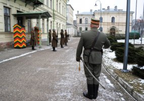 Karinės oro pajėgoms –  Lietuvos trispalvė iš LR Prezidentės rankų - 2