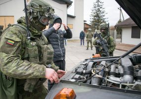 Greitojo reagavimo pajėgų pratybos įsibėgėja – treniruojamės tokiomis sąlygomis, kokiomis kariautume - 5