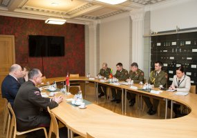 Lietuvos ir Latvijos kariuomenių vadai Rygoje svarstė glaudesnio karinio bendradarbiavimo galimybes - 2
