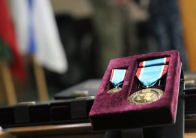 Autonominės laivo apsaugos grupės kariai apdovanoti medaliais - 5