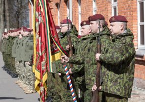 Keičiasi Lietuvos karių, dalyvaujančių mokymo operacijoje Ukrainoje, pamaina  - 3