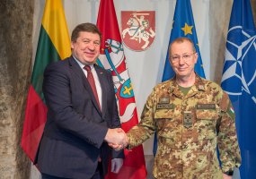 Lietuvoje lankosi NATO Jungtinių pajėgų vadavietės Brunsume vadas gen. R. Marchio - 1
