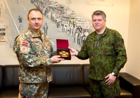 Kariuomenės vadas gen. ltn. Jonas Vytautas Žukas vizito Baltijos gynybos koledže metu dalyvavo... - 1