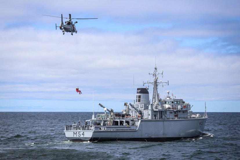 Karinės jūrų pajėgos koordinuoja žmogaus paieškos operaciją