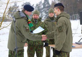 Oro gynybos bataliono šauktiniai kariai planuoja tęsti tarnybą Lietuvos kariuomenėje - 3
