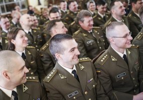 Karo akademijos Vytauto Didžiojo karininkų kursus baigia vis daugiau karininkų  - 5