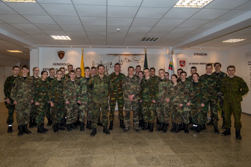 NATO priešakinių pajėgų kovinės grupės kariai skaitė paskaitą Kaune, Generolo Povilo...