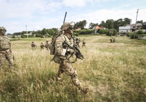 Over 200 military vehicles and roughly 1000 soldiers carry out a tactical crossing over Nemunas  - 2