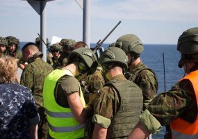 Pratybose „Gintarinė strėlė“ kariai treniravosi naikinti oro taikinius - 1