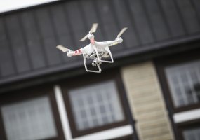 Atnaujinta bepiločių orlaivių skrydžių virš karinių teritorijų bei karinių teritorijų... - 1