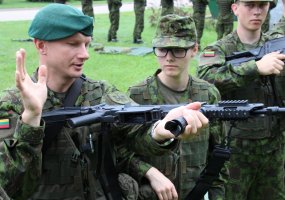 Pirmosios dvi tarnybos savaitės būsimiesiems karo inžinerijos specialistams – prie ko sunkiausia... - 3