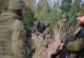 Oro gynybos bataliono kariai treniruojasi vykdyti Ignalinos atominės elektrinės gynybą - 1