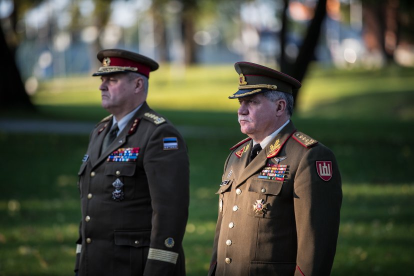 Lietuvos ir Estijos kariuomenių vadai Taline aptarė karinio bendradarbiavimo klausimus