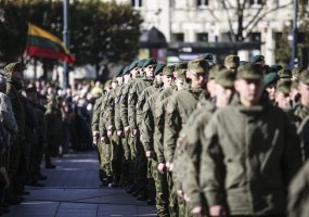 Lietuvos kariai kartu su visa šalimi atsisveikino su generolu Adolfu Ramanausku – Vanagu  - 2