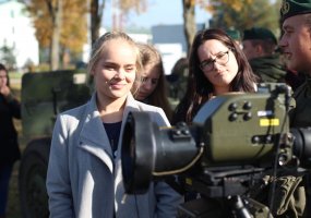 Karinius dalinius visoje Lietuvoje aplankė per 1000 moksleivių - 6