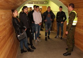 Kauno miesto moksleiviai krašto apsaugos dieną praleido Lietuvos kariuomenės mokykloje - 2