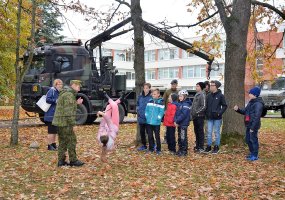 Kariai mokė anglų kalbos ir pilietiškumo - 1
