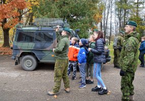 Kariai mokė anglų kalbos ir pilietiškumo - 5
