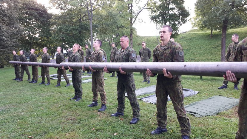 Lietuvos kariuomenės mokykloje baigėsi fizinio rengimo instruktorių kursas