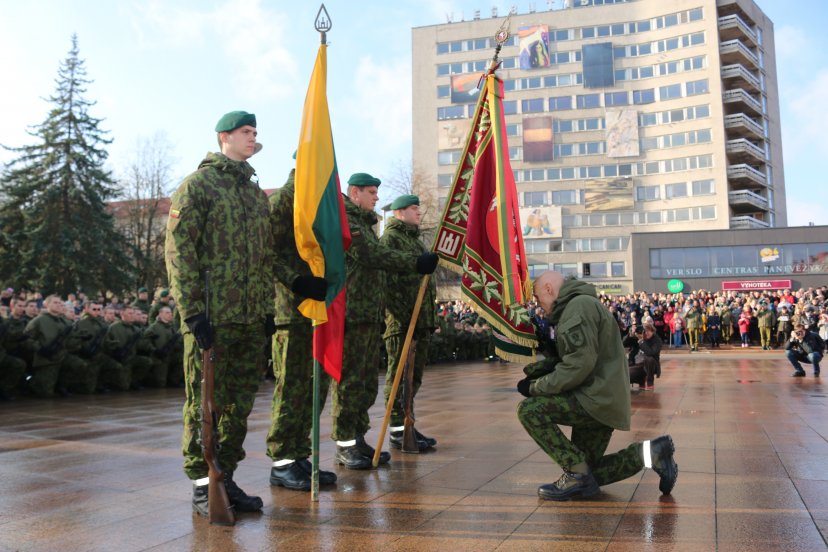 Panevėžyje vyko nuolatinės privalomosios pradinės karo tarnybos karių iškilminga priesaikos...