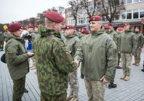 Apdovanoti iš misijos Malyje grįžę Alytaus krašto kariai - 1