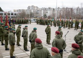 Vilniuje iškilmingai sutikta Sausumos pajėgų vėliava - 4