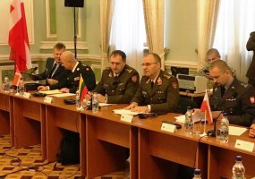 Chief of the Defence Staff discusses international support to Ukraine's military reform in Kyiv - 1